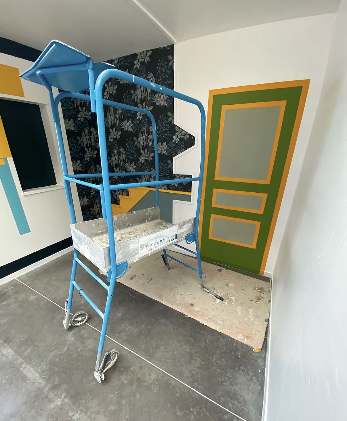 Décor sur mesure — encadrement peint et papier peint — Neo Façades & Finitions